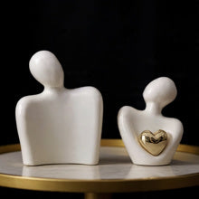Escultura Amor Infinito com Coração Dourado